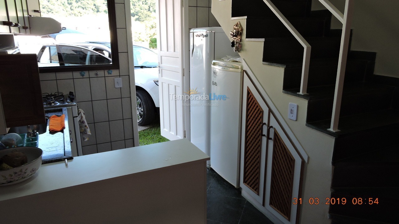 Casa para aluguel de temporada em Ubatuba (Praia das Toninhas)