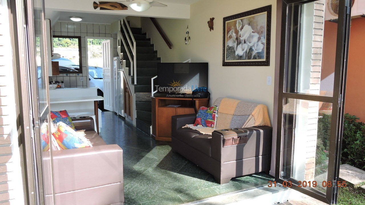 Casa para aluguel de temporada em Ubatuba (Praia das Toninhas)