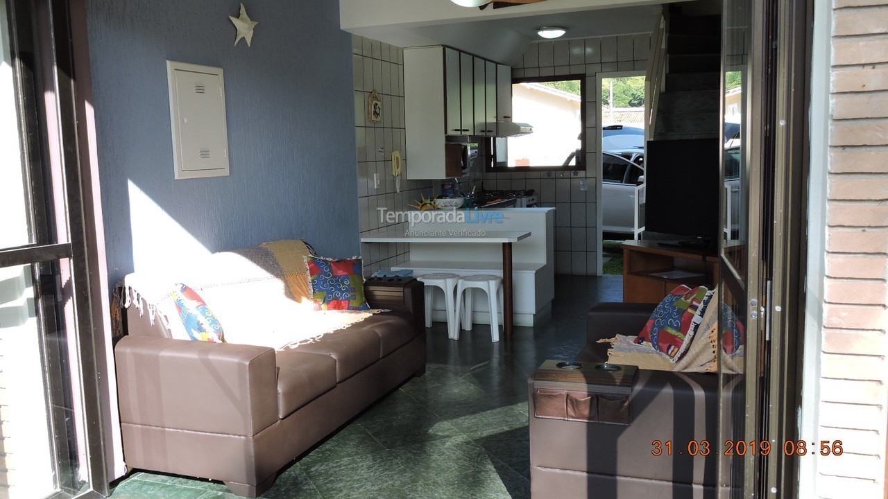 Casa para aluguel de temporada em Ubatuba (Praia das Toninhas)