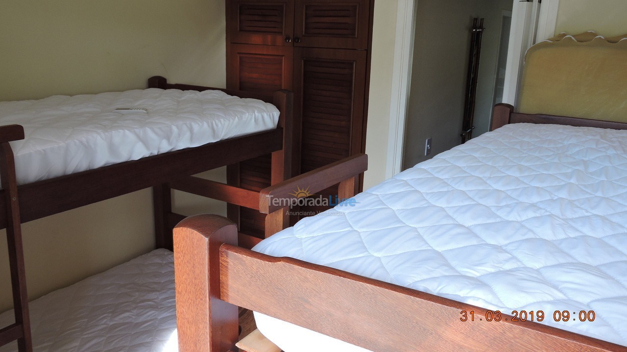 Casa para aluguel de temporada em Ubatuba (Praia das Toninhas)