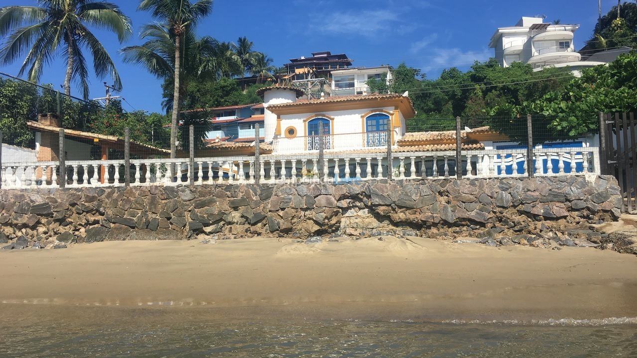 Casa para aluguel de temporada em São Sebastião (Praia deserta)