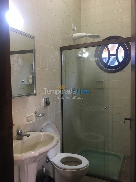 Casa para aluguel de temporada em São Sebastião (Praia deserta)