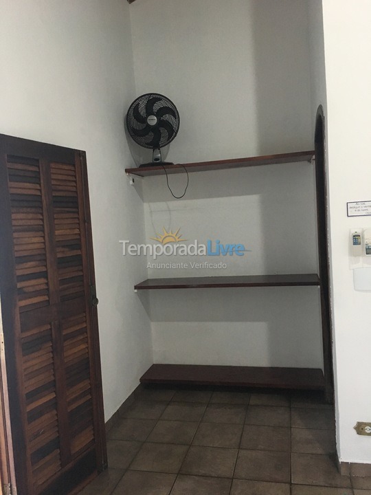 Casa para aluguel de temporada em São Sebastião (Praia deserta)