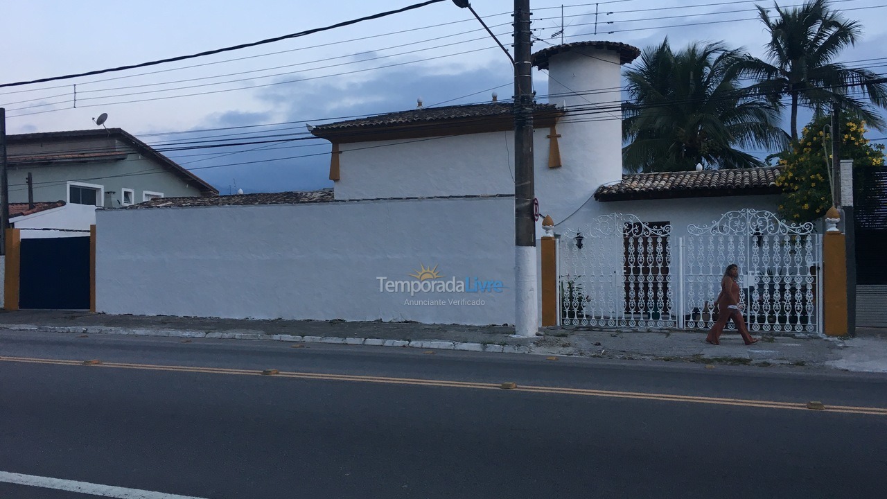 Casa para aluguel de temporada em São Sebastião (Praia deserta)
