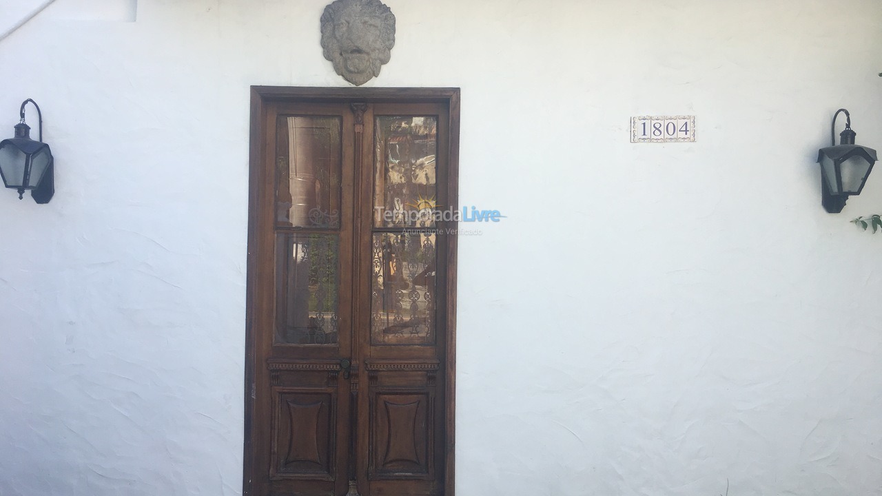 Casa para aluguel de temporada em São Sebastião (Praia deserta)
