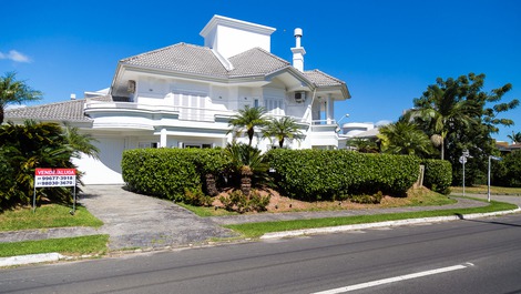 Casa Branca Jurerê Internacional!