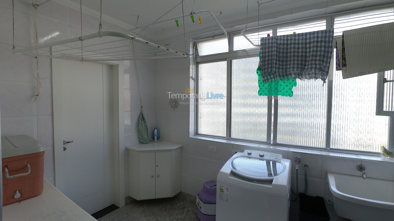 Apartamento para aluguel de temporada em Guarujá (Pitangueiras)