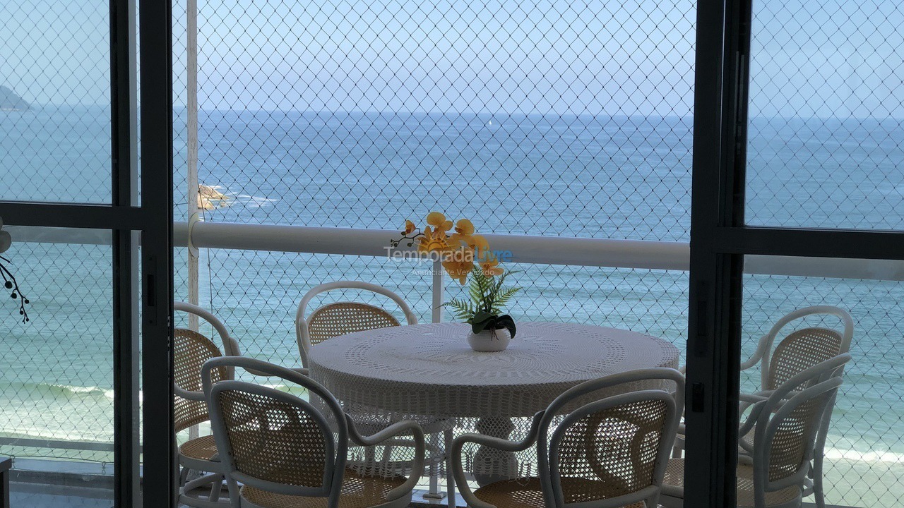Apartamento para aluguel de temporada em Guarujá (Pitangueiras)