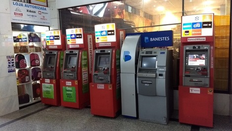 Caixas eletrônicos
