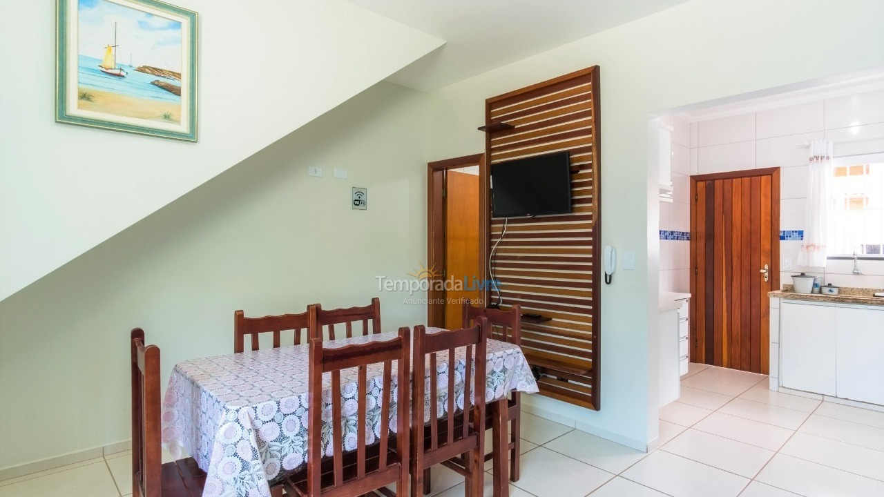 Apartamento para aluguel de temporada em Ubatuba (Praia das Toninhas)