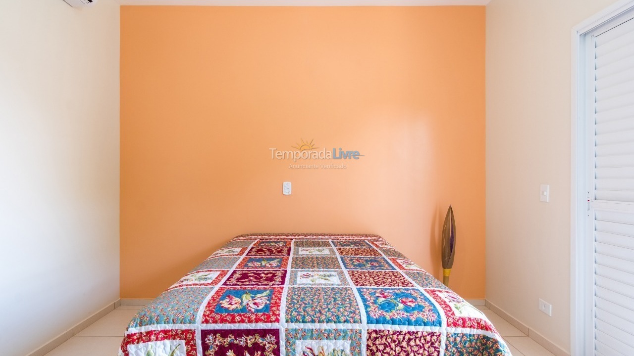 Apartamento para aluguel de temporada em Ubatuba (Praia das Toninhas)