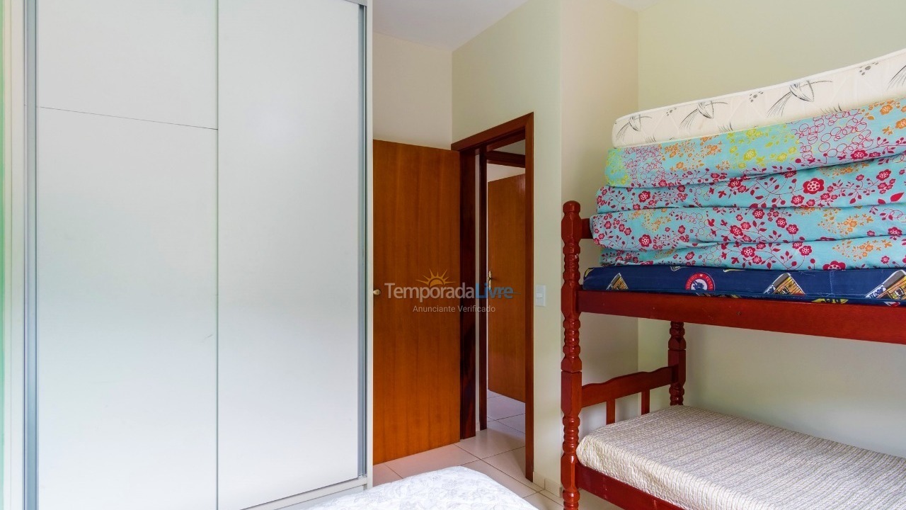 Apartamento para aluguel de temporada em Ubatuba (Praia das Toninhas)