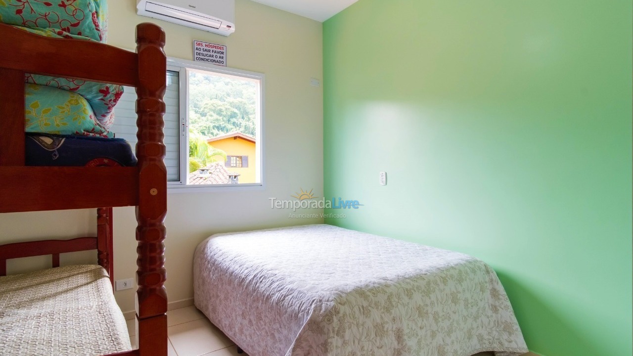 Apartamento para aluguel de temporada em Ubatuba (Praia das Toninhas)