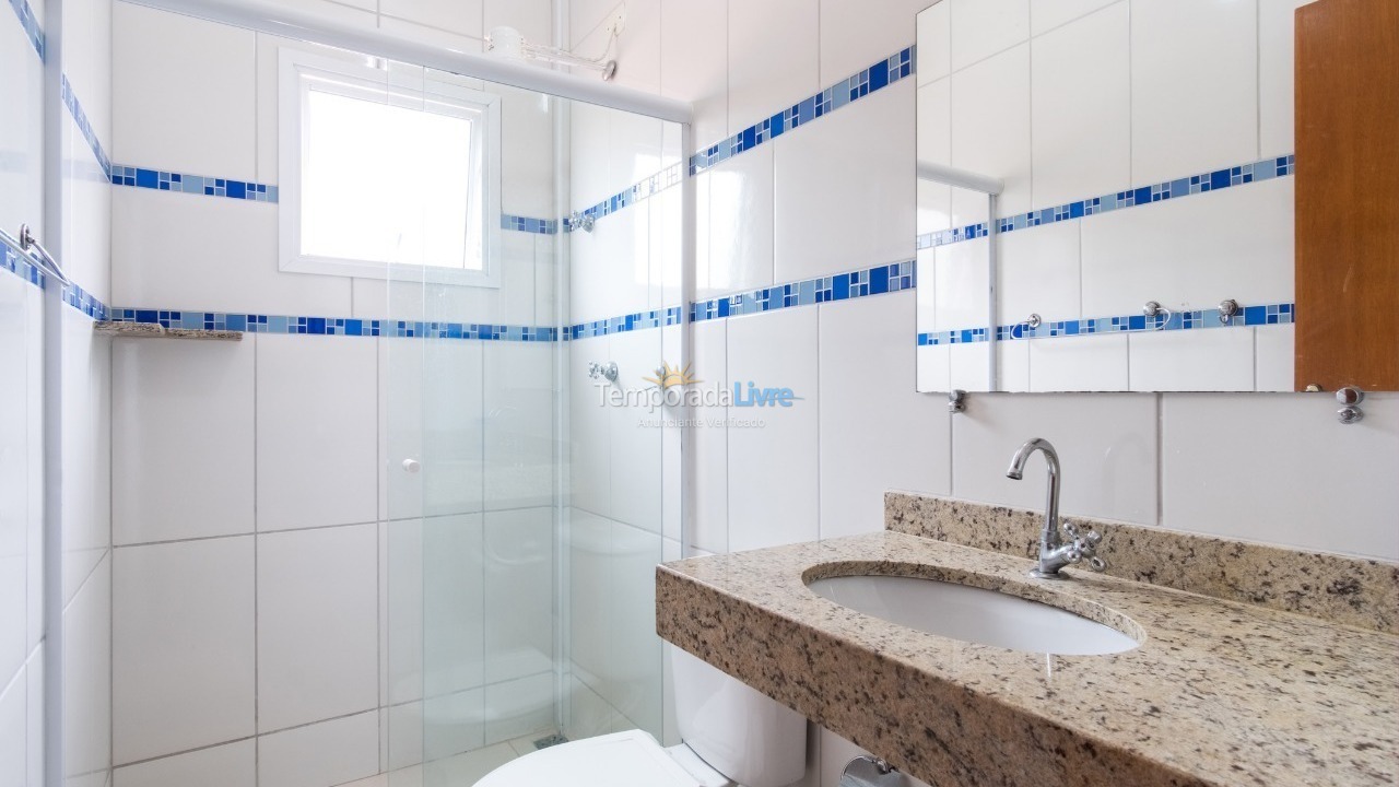 Apartamento para aluguel de temporada em Ubatuba (Praia das Toninhas)