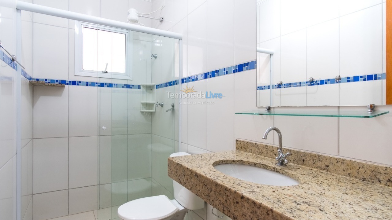 Apartamento para aluguel de temporada em Ubatuba (Praia das Toninhas)