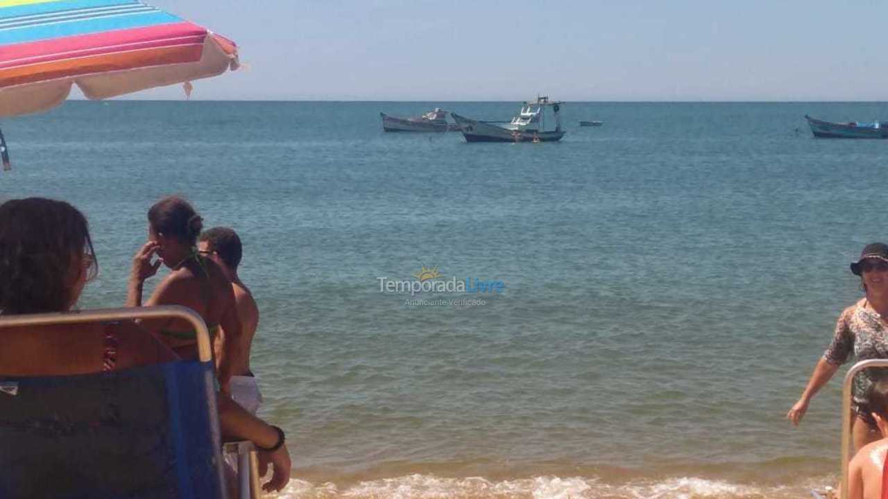 Apartamento para aluguel de temporada em Marataízes (Praia Central)