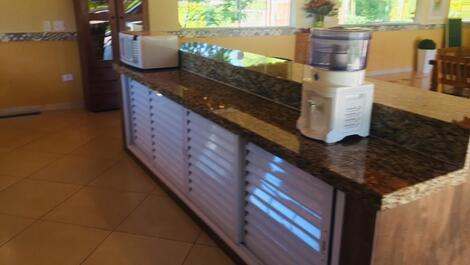 Pia e bancada salão fechado