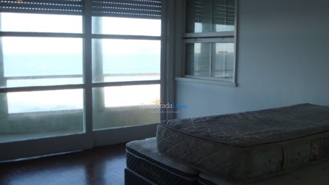 Apartamento para aluguel de temporada em Guarujá (Pitangueiras)