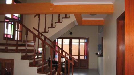 Comfortable House, next to the Mall, 3 suites, air conditioning