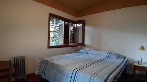 House 6 cond. close in Campos do Jordão.