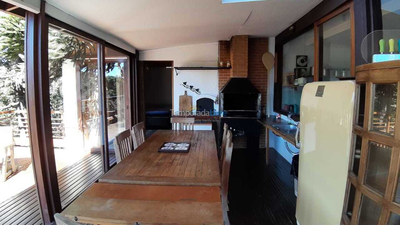 House for vacation rental in Campos do Jordão (Loteamento Véu da Noiva)
