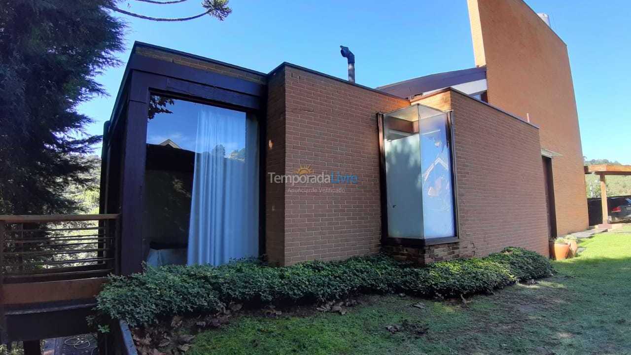 House for vacation rental in Campos do Jordão (Loteamento Véu da Noiva)