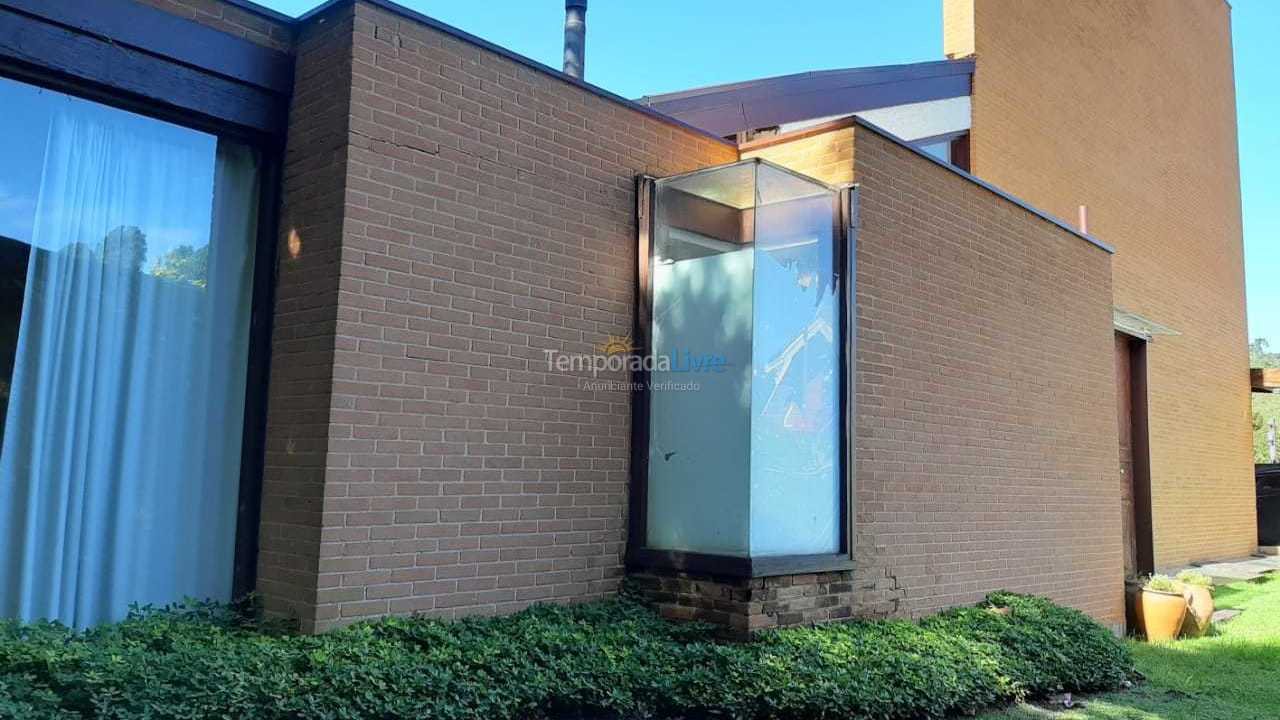 House for vacation rental in Campos do Jordão (Loteamento Véu da Noiva)