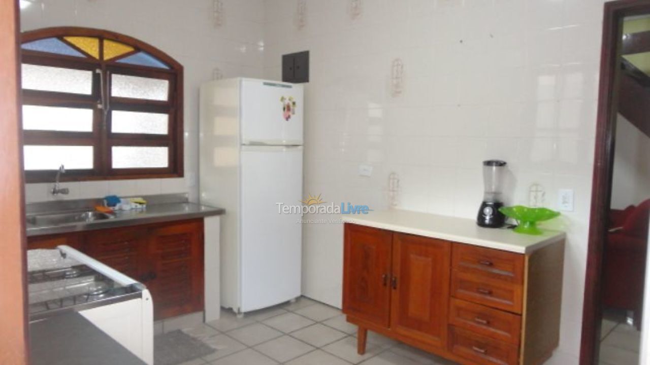 Casa para aluguel de temporada em Ubatuba (Praia do Lázaro)