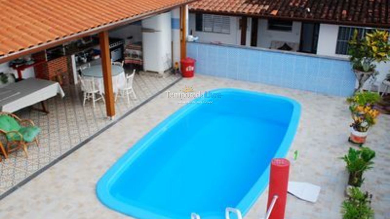 Casa para aluguel de temporada em Ubatuba (Praia das Toninhas)