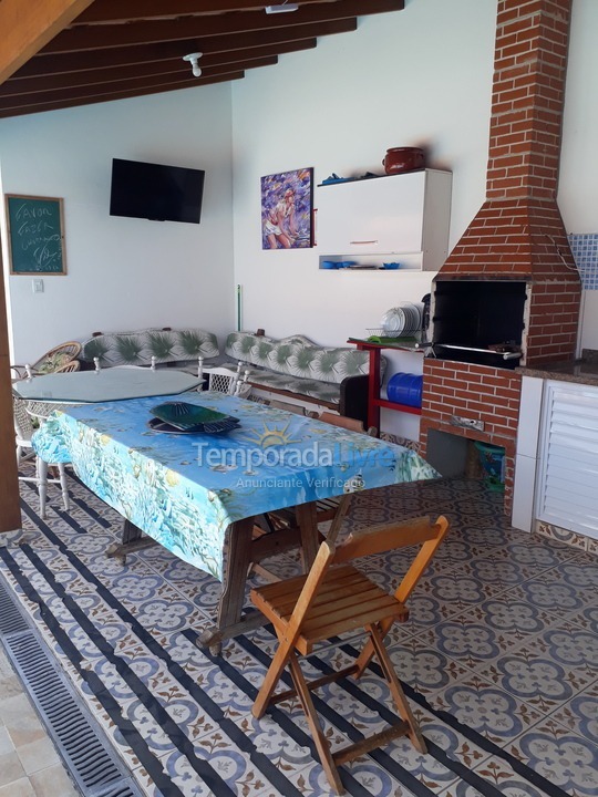 Casa para aluguel de temporada em Ubatuba (Praia das Toninhas)