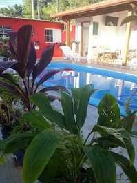 Casa e Chalés c/coz, pisc e chu10,8,6e3 hosp.Toninhas Uba.A.Familiar