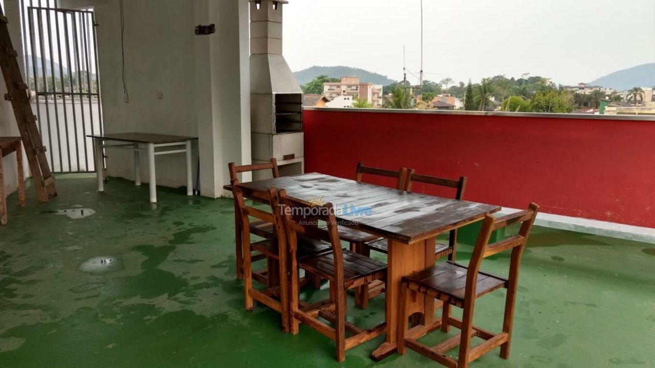 Casa para aluguel de temporada em Ubatuba (Pereque Açu)