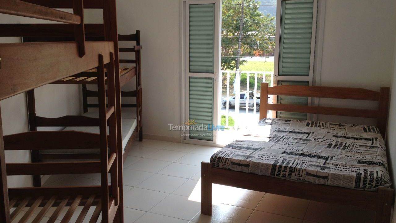 Casa para aluguel de temporada em Ubatuba (Pereque Açu)