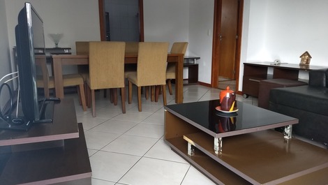 Ap de 3 dormitorios, 2 baños, vistas al mar, Wi-fi, C / garaje.