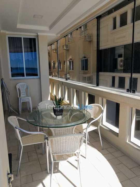 Apartamento para aluguel de temporada em Itapema (Meia Praia)