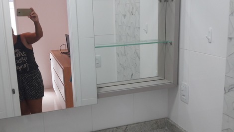 Apartamento en Praia do Forte, piscina, aire acondicionado.