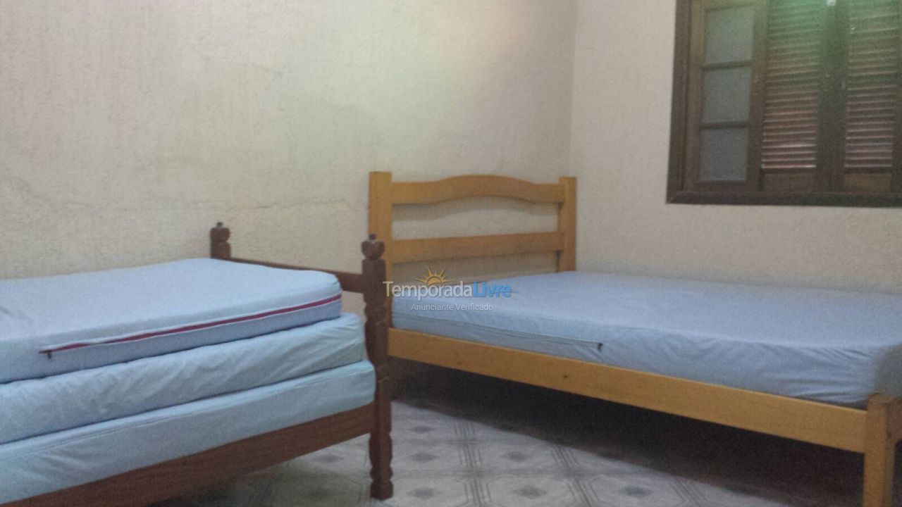 Casa para aluguel de temporada em Bertioga (Vista Linda)