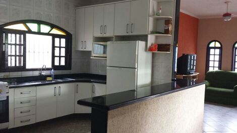 Casa com 4 dormitórios sendo 1 suíte - Praia de Vista Linda - Bertioga