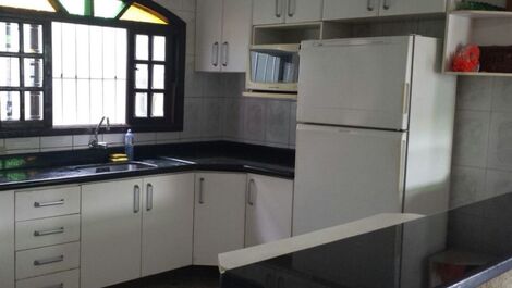 Casa com 4 dormitórios sendo 1 suíte - Praia de Vista Linda - Bertioga