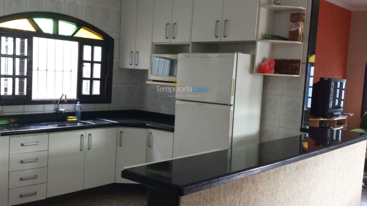 Casa para aluguel de temporada em Bertioga (Vista Linda)