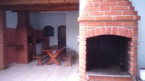 Casa com 4 dormitórios sendo 1 suíte - Praia de Vista Linda - Bertioga