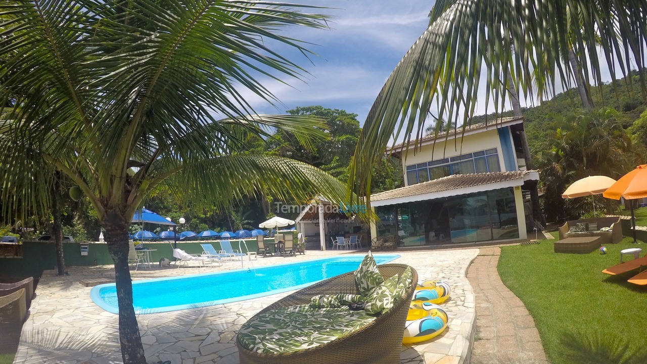 Casa para aluguel de temporada em Ubatuba (Praia da Fortaleza)
