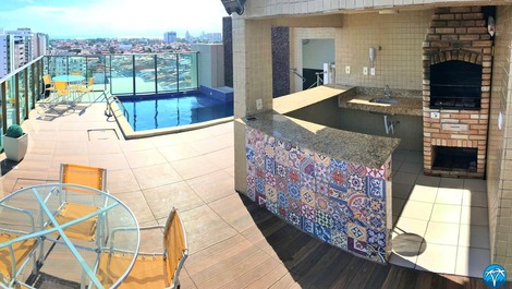 Cobertura com piscina e vista para o mar de pajuçara. 