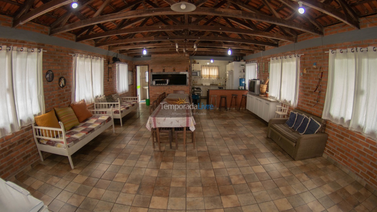 Casa para aluguel de temporada em Penha (Centro)