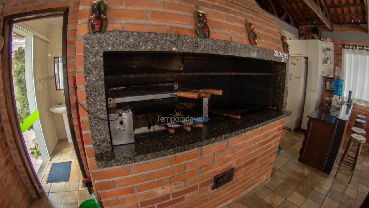 Casa para aluguel de temporada em Penha (Centro)
