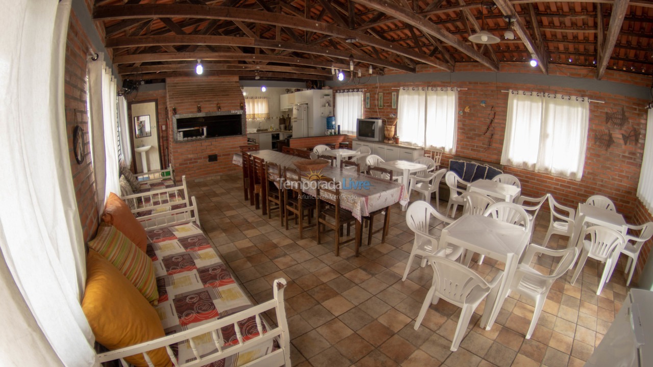 Casa para aluguel de temporada em Penha (Centro)