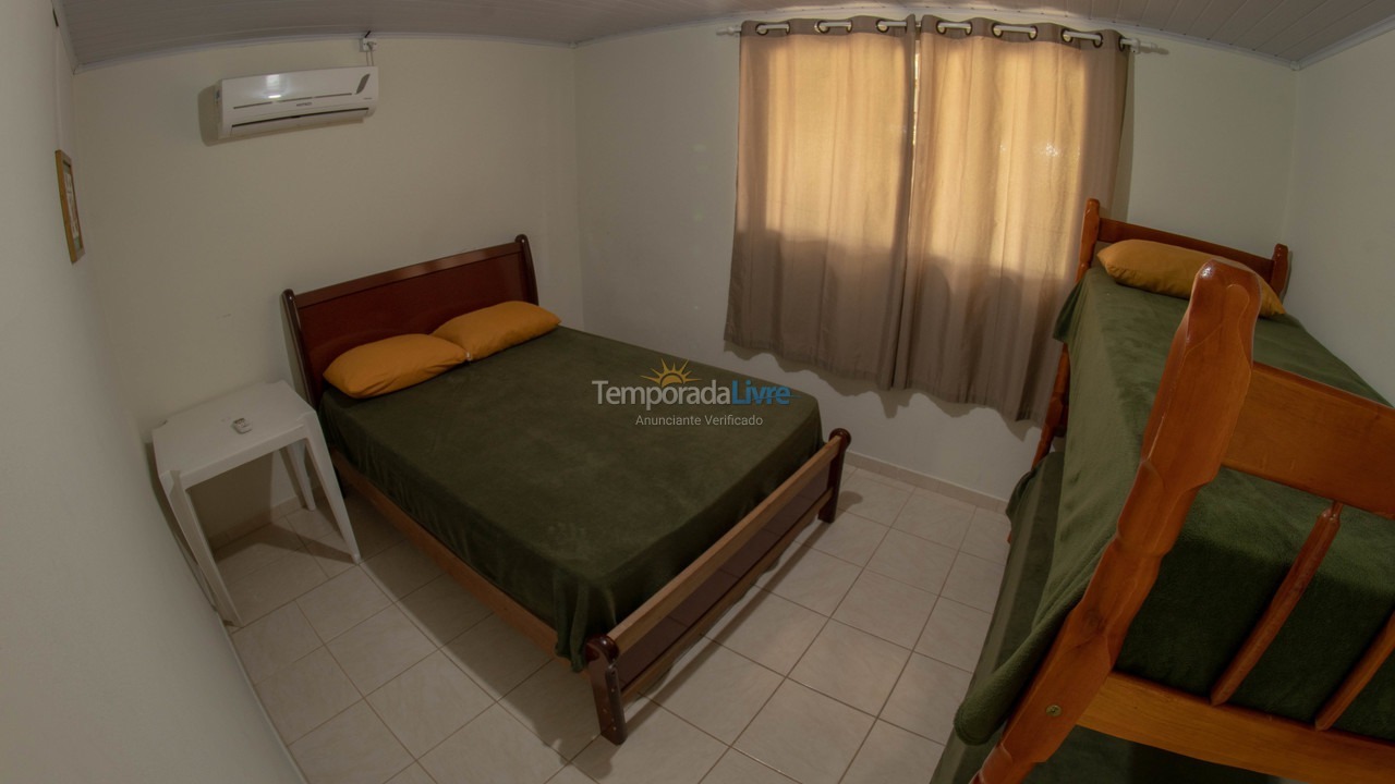 Casa para aluguel de temporada em Penha (Centro)