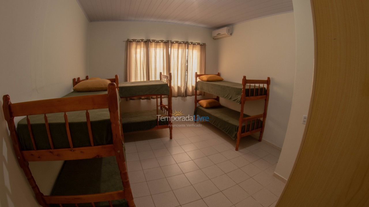 Casa para aluguel de temporada em Penha (Centro)