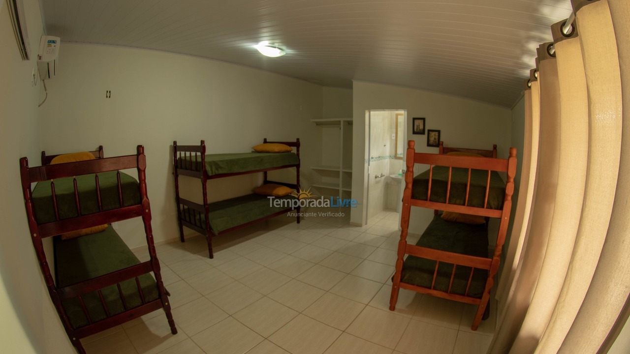 Casa para aluguel de temporada em Penha (Centro)