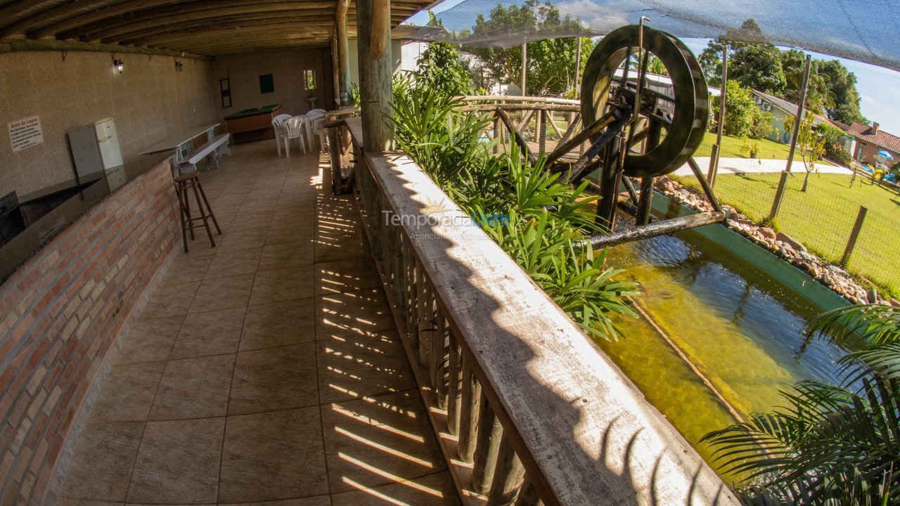 Casa para aluguel de temporada em Penha (Centro)